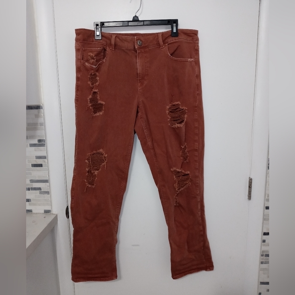 American Eagle Tomgirl super Stretch Copper colored Distressed Jeans sz 16